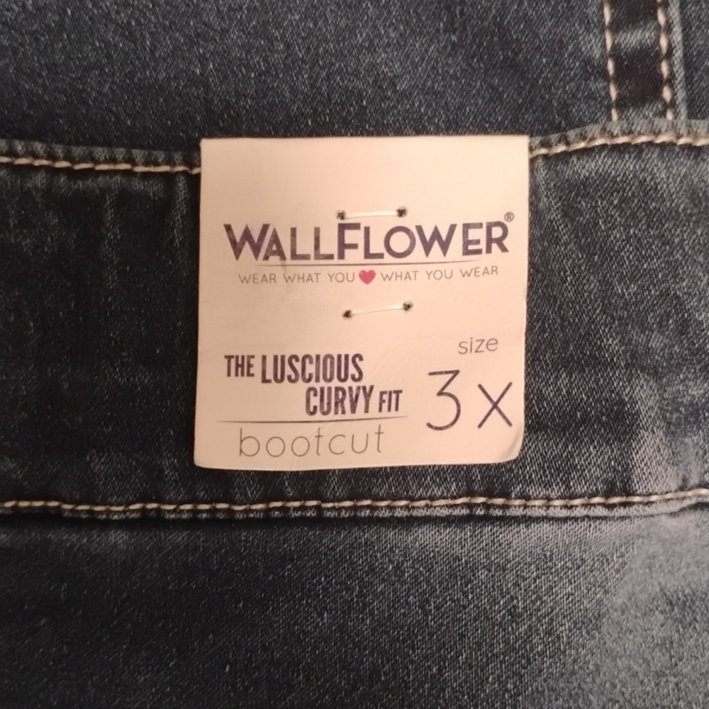 π Wallflower Luscious Curvy Bootcut Jeans Size 3X NWT Stretch Waist Size 22-24 - Picture 5 of 7